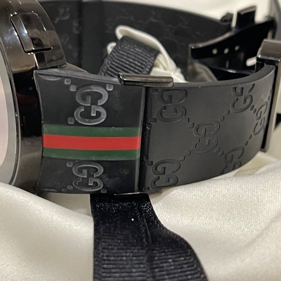 SOLD. Authentic I-GUCCI DIGITAL WATCH - Picture 6 of 15